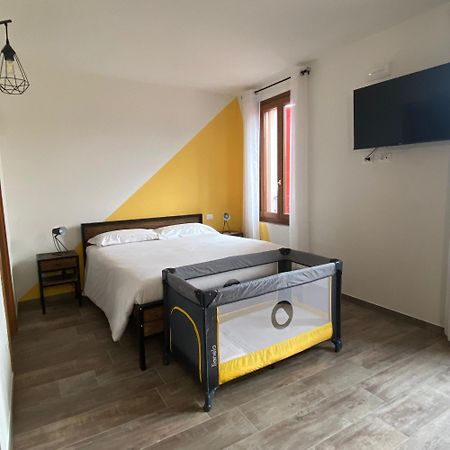 La Volpe Rossa Rooms And Apartments San Felice del Benaco Kültér fotó