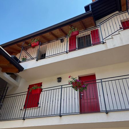 La Volpe Rossa Rooms And Apartments San Felice del Benaco Kültér fotó