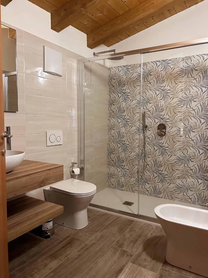 La Volpe Rossa Rooms And Apartments San Felice del Benaco Kültér fotó