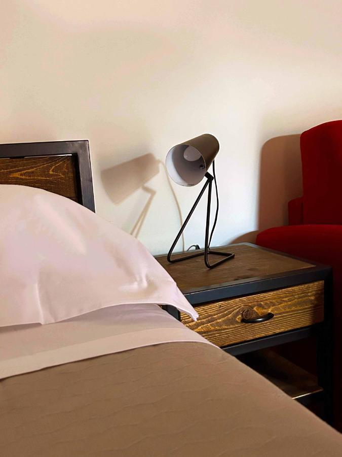 La Volpe Rossa Rooms And Apartments San Felice del Benaco Kültér fotó