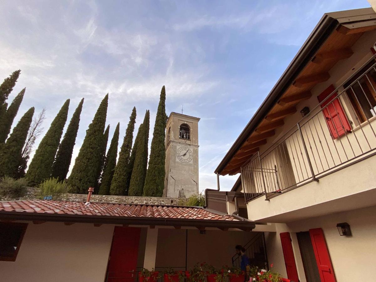 La Volpe Rossa Rooms And Apartments San Felice del Benaco Kültér fotó